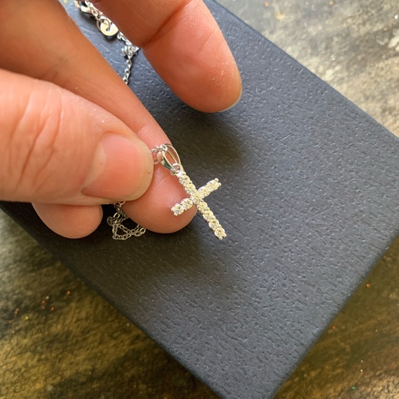 Blue Sage 18” Chain Sterling Silver Cross - Picture 3 of 5